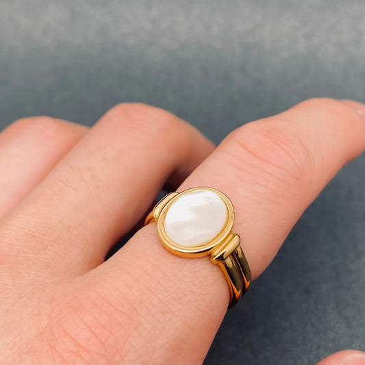 Inlaid Oval Shell 18K Gold Plated Stainless Steel Ring